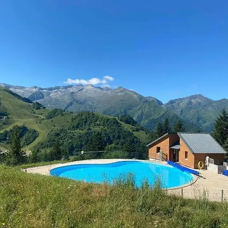 Guzet-pyrenees-pied Des Pistes *